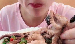 生吃八爪鱼视频,揭秘生吃八爪鱼的独特风味